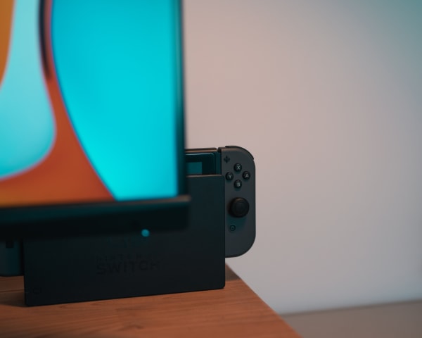 テレビとニンテンドースイッチ