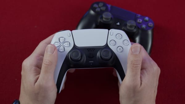 PS5用コントローラーを持っている人