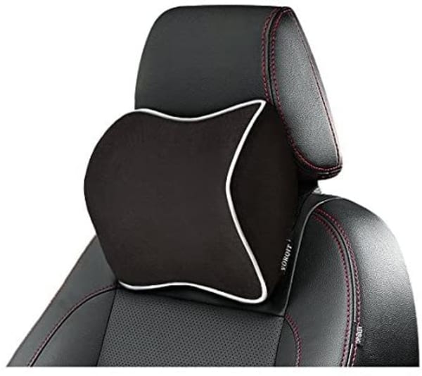 ヘッドレスト付きのクッション